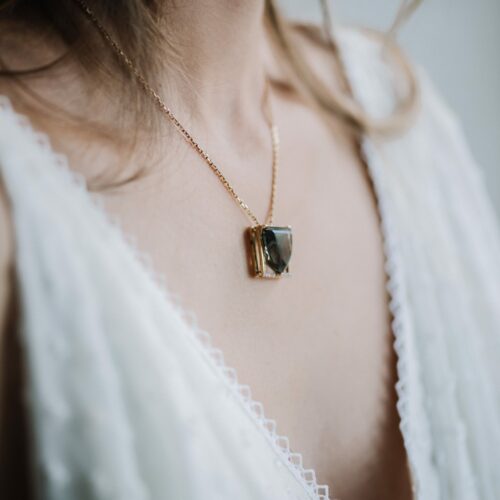 kimono dentelle et collier pour mariage