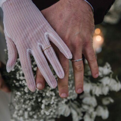 gant de mariée et alliances